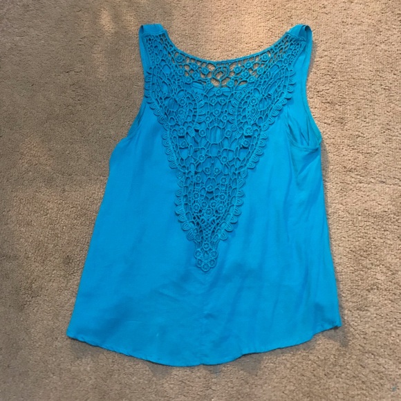 Blouse with open back detail - Picture 2 of 2